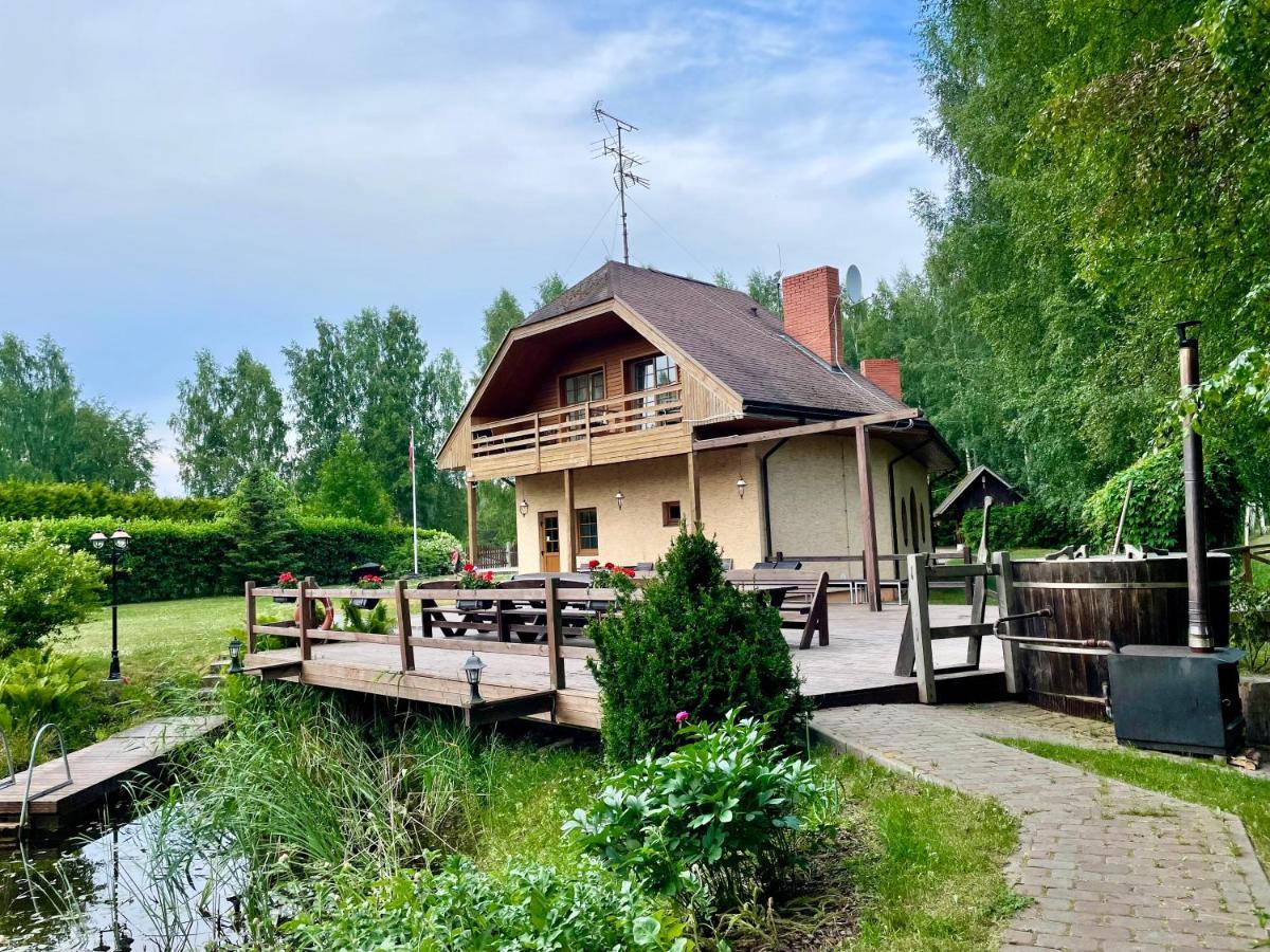 Hotel Piejuras Nams Ķesterciems Exterior foto